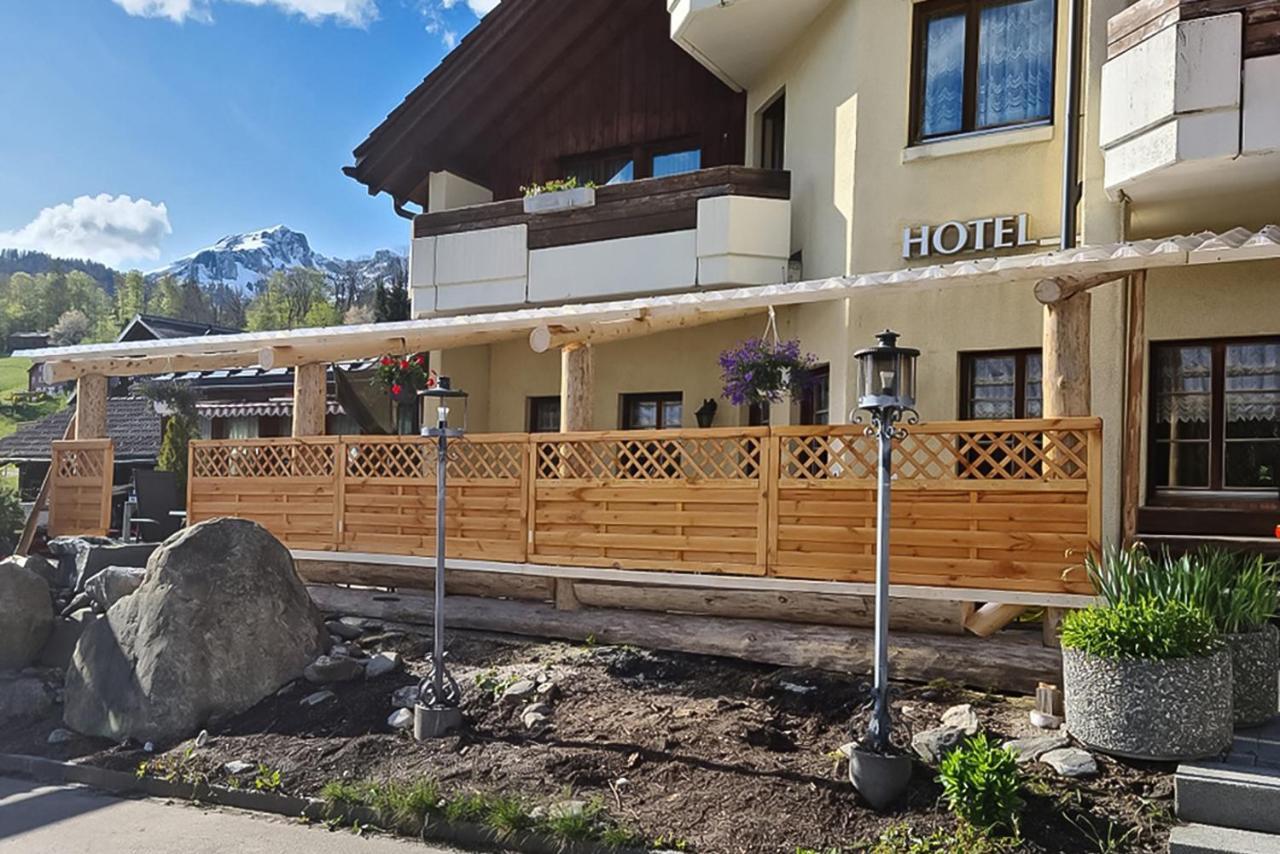 Hotel Restaurant Schoenau Wildhaus Buitenkant foto